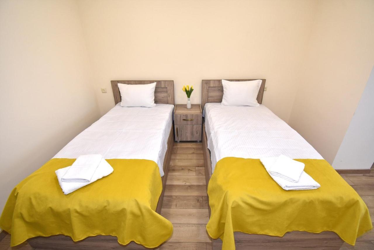 2 Bedroom Apartment, Quiet And Spacious Jerevan Eksteriør bilde
