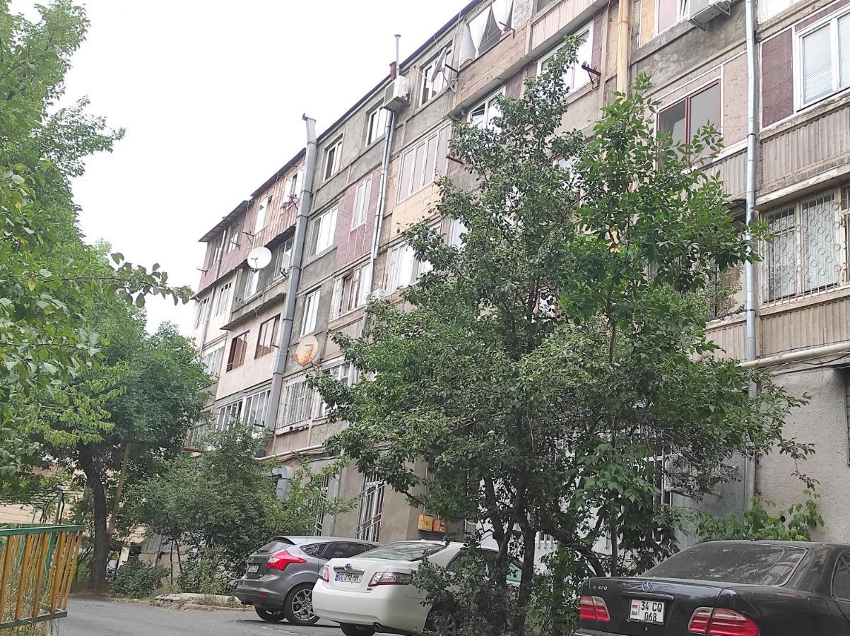 2 Bedroom Apartment, Quiet And Spacious Jerevan Eksteriør bilde